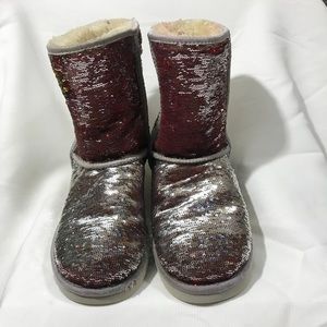 Ugg classic shirt boots sequin silver red &green 7